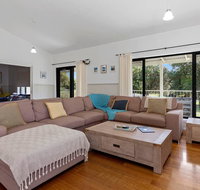 MERMAIDS ON MARENGO - large home with wifi - South Australia Travel