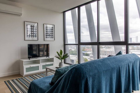 Modern 1 Bedroom Apartment With Rooftop Terrace And Spa - South Australia Travel 2
