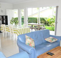 MODERN 3 BEDROOM APARTMENT IN TRADITIONAL QUEENSLANDER  PATIO LEAFY YARD POOL - South Australia Travel