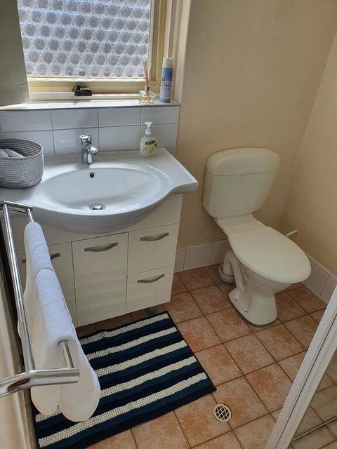 Modern Cosy Studio Close To QEH + Adelaide CBD + Airport + Beaches - South Australia Travel 1