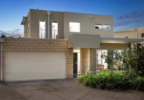 Modern Peaceful Beach Location - Secure Parking - South Australia Travel 0