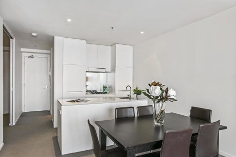 Modern Two Bedroom Apartment In Melbourne CBD - South Australia Travel 2