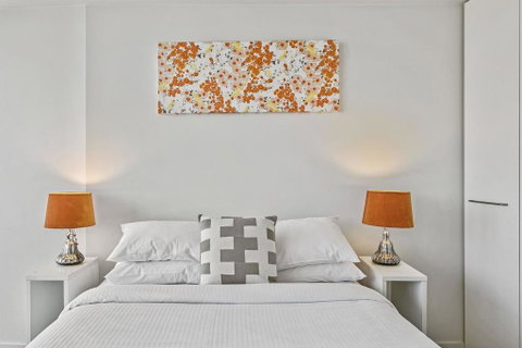 Modern Two Bedroom Apartment In Melbourne CBD - South Australia Travel 1