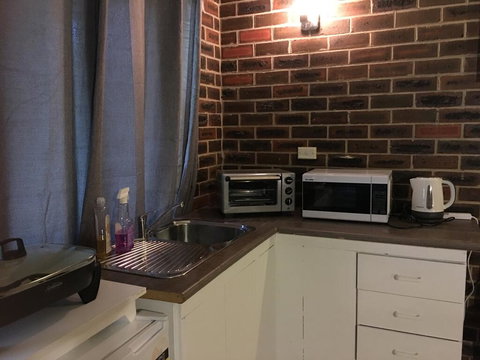 Motel Studio Room - South Australia Travel 3