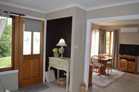 Mulberry Cottage Unique B&B Accommodation - South Australia Travel 2