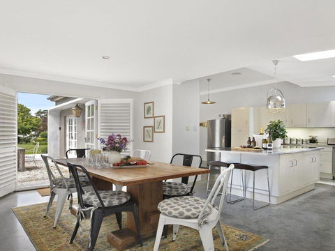 Nattai Lodge - House & Cottage In Beautiful Garden - South Australia Travel 1