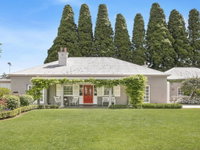 Nattai Lodge - house  cottage in beautiful garden