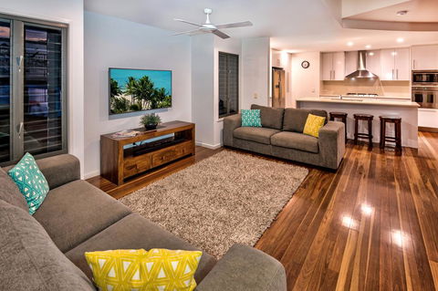 Nautilus On Hamilton Island - South Australia Travel 3