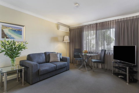 The Peninsula Riverside Serviced Apartments - South Australia Travel 28