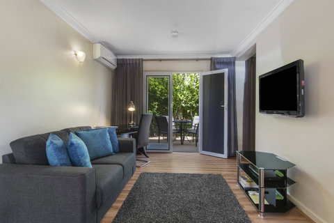 The Peninsula Riverside Serviced Apartments - South Australia Travel 17