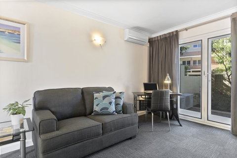 The Peninsula Riverside Serviced Apartments - South Australia Travel 1