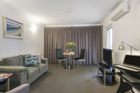 The Peninsula Riverside Serviced Apartments - South Australia Travel 31