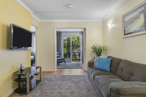 The Peninsula Riverside Serviced Apartments - South Australia Travel 30