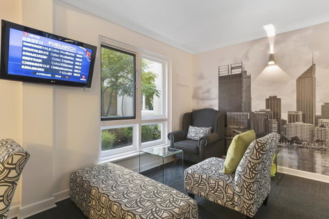 The Peninsula Riverside Serviced Apartments - South Australia Travel 39