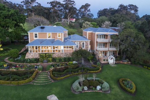 Grand Mercure Basildene Manor - South Australia Travel 0