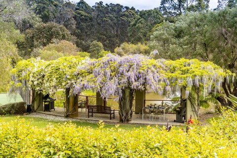 Grand Mercure Basildene Manor - South Australia Travel 7