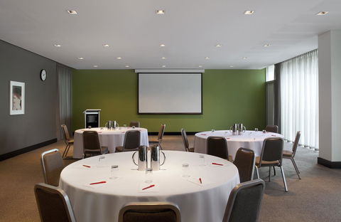 Adina Apartment Hotel Perth - South Australia Travel 10