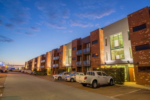 Perth Ascot Central Apartment Hotel Official - South Australia Travel 0
