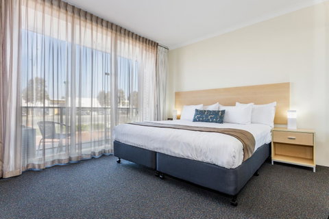 Perth Ascot Central Apartment Hotel Official - South Australia Travel 13