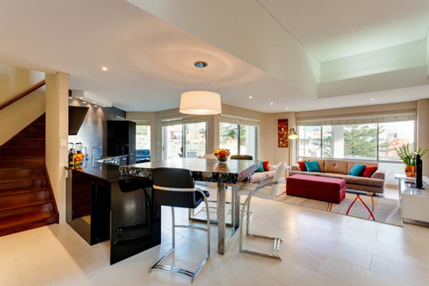 Cottesloe Contemporary Villa - South Australia Travel 9