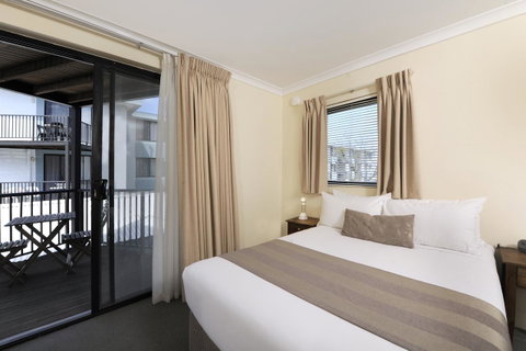Lodestar Waterside Apartments - South Australia Travel 43