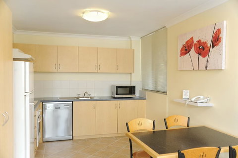 Lodestar Waterside Apartments - South Australia Travel 9