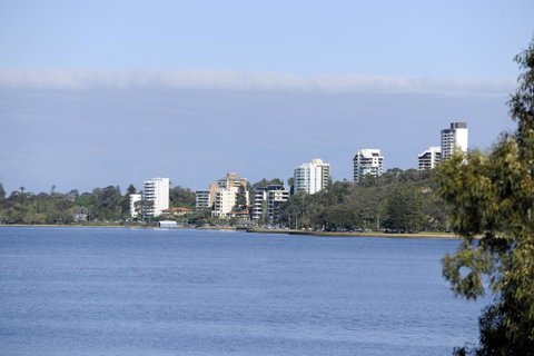 Lodestar Waterside Apartments - South Australia Travel 40
