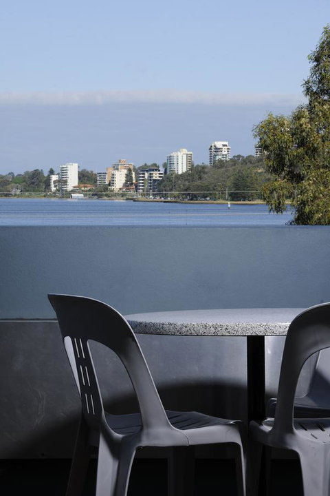 Lodestar Waterside Apartments - South Australia Travel 22