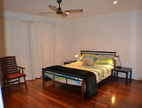 Beach Place @ Leeman - South Australia Travel 7
