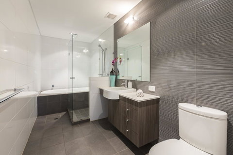 Gallery Serviced Apartments - South Australia Travel 16