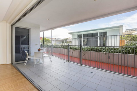 Gallery Serviced Apartments - South Australia Travel 4