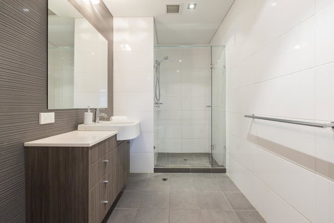 Gallery Serviced Apartments - South Australia Travel 8
