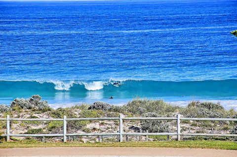 Beachfront @ Scarbs - South Australia Travel 13
