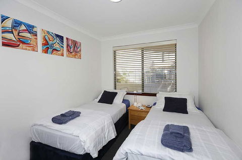 Beachfront @ Scarbs - South Australia Travel 8