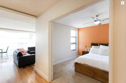 Adele's Luxury South Beach Apartment With King Bed - South Australia Travel 4
