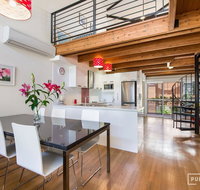 Spacious Central Townhouse - South Australia Travel