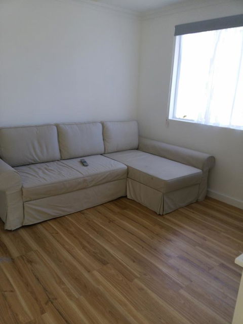 DIANELLA Budget Rooms Happy Place To Stay - South Australia Travel 17