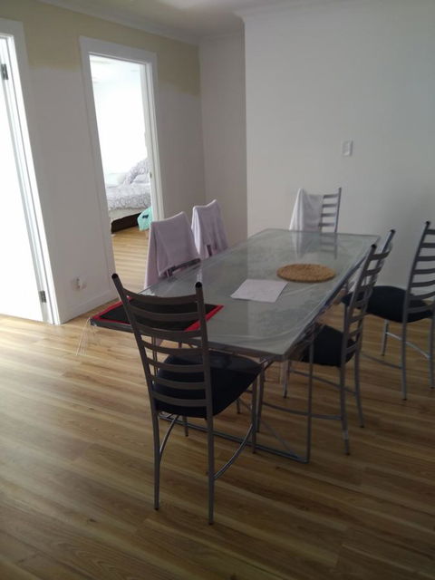 DIANELLA Budget Rooms Happy Place To Stay - South Australia Travel 16