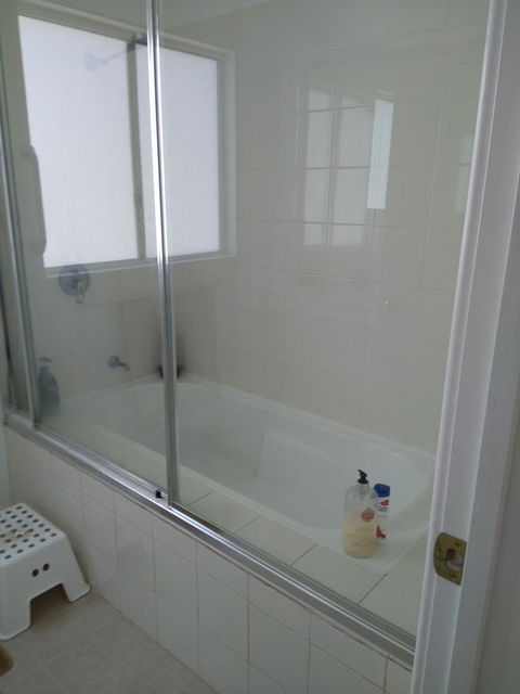 DIANELLA Budget Rooms Happy Place To Stay - South Australia Travel 37