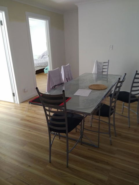 DIANELLA Budget Rooms Happy Place To Stay - South Australia Travel 34