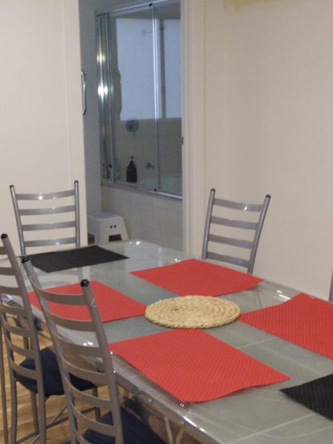 DIANELLA Budget Rooms Happy Place To Stay - South Australia Travel 27