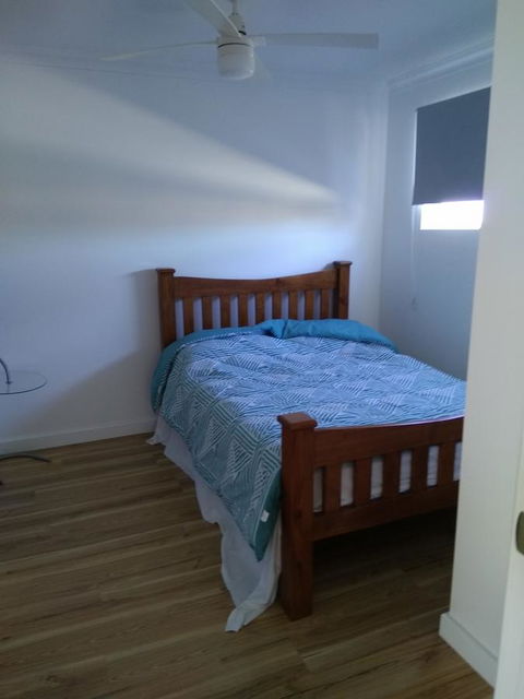 DIANELLA Budget Rooms Happy Place To Stay - South Australia Travel 36