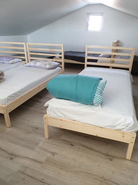 DIANELLA Budget Rooms Happy Place To Stay - South Australia Travel 20