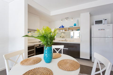 Beachside Living - South Fremantle - South Australia Travel 12