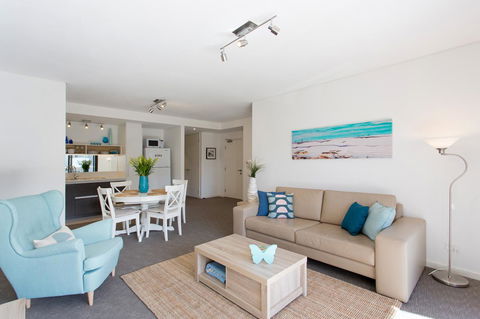 Beachside Living - South Fremantle - South Australia Travel 0