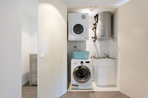 Beachside Living - South Fremantle - South Australia Travel 15