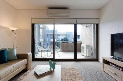 Beachside Living - South Fremantle - South Australia Travel 13