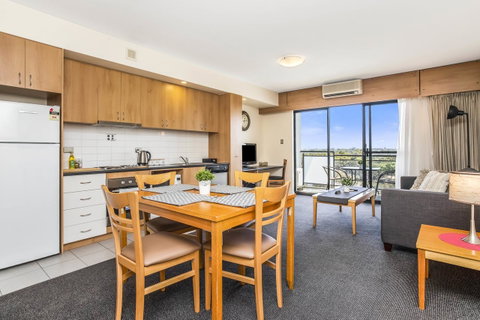 508 Stupendous Sunsets & Views Pool Gym Parking - South Australia Travel 10