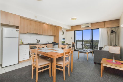 508 Stupendous Sunsets & Views Pool Gym Parking - South Australia Travel 11