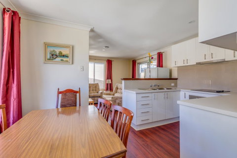 Brilliant, Neat, Convenient, Family-friendly House - South Australia Travel 3